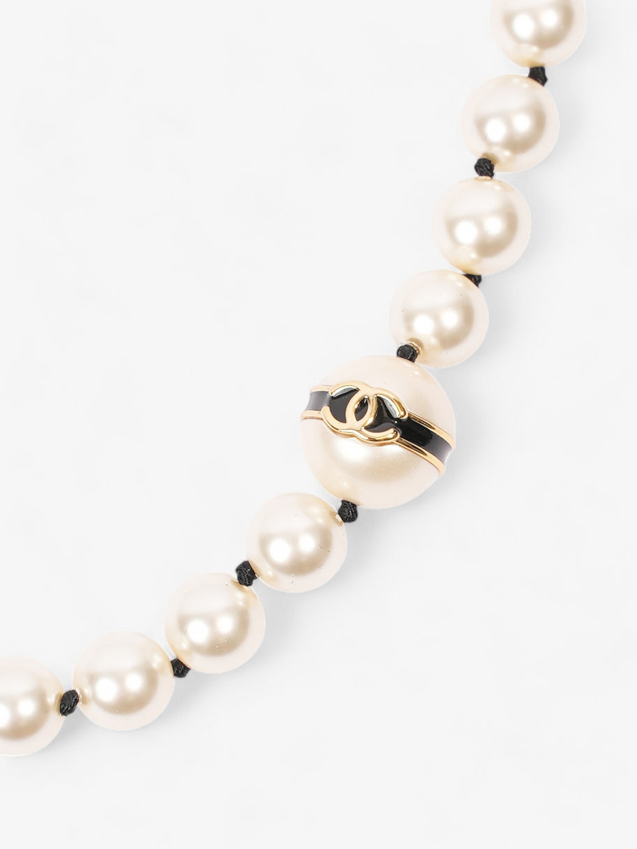 Chanel CC Pearl Necklace Gold Base Metal Image 4