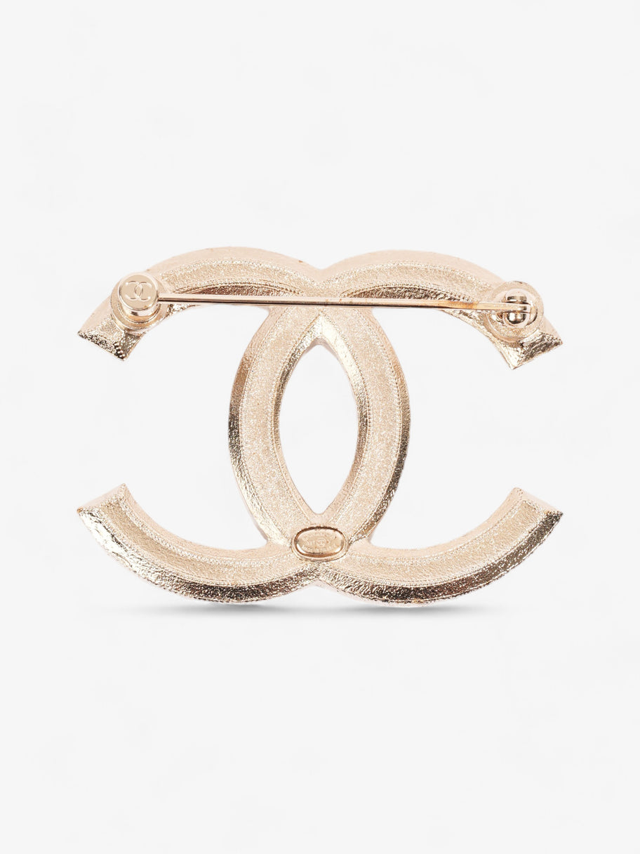 Chanel CC Pearl Brooch Gold Tone / Pearl Base Metal Image 2