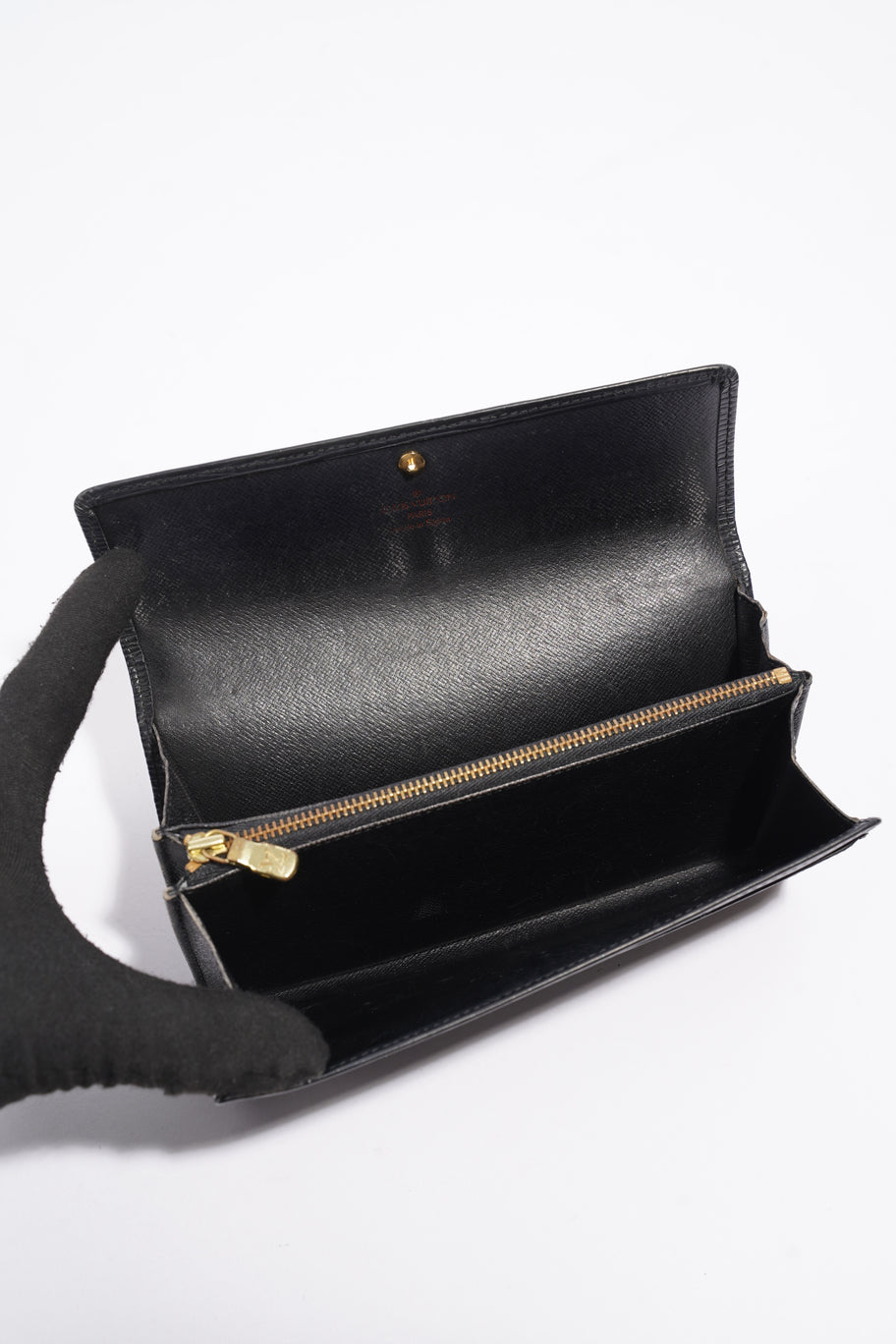 Long Wallet Black Epi Leather Image 8