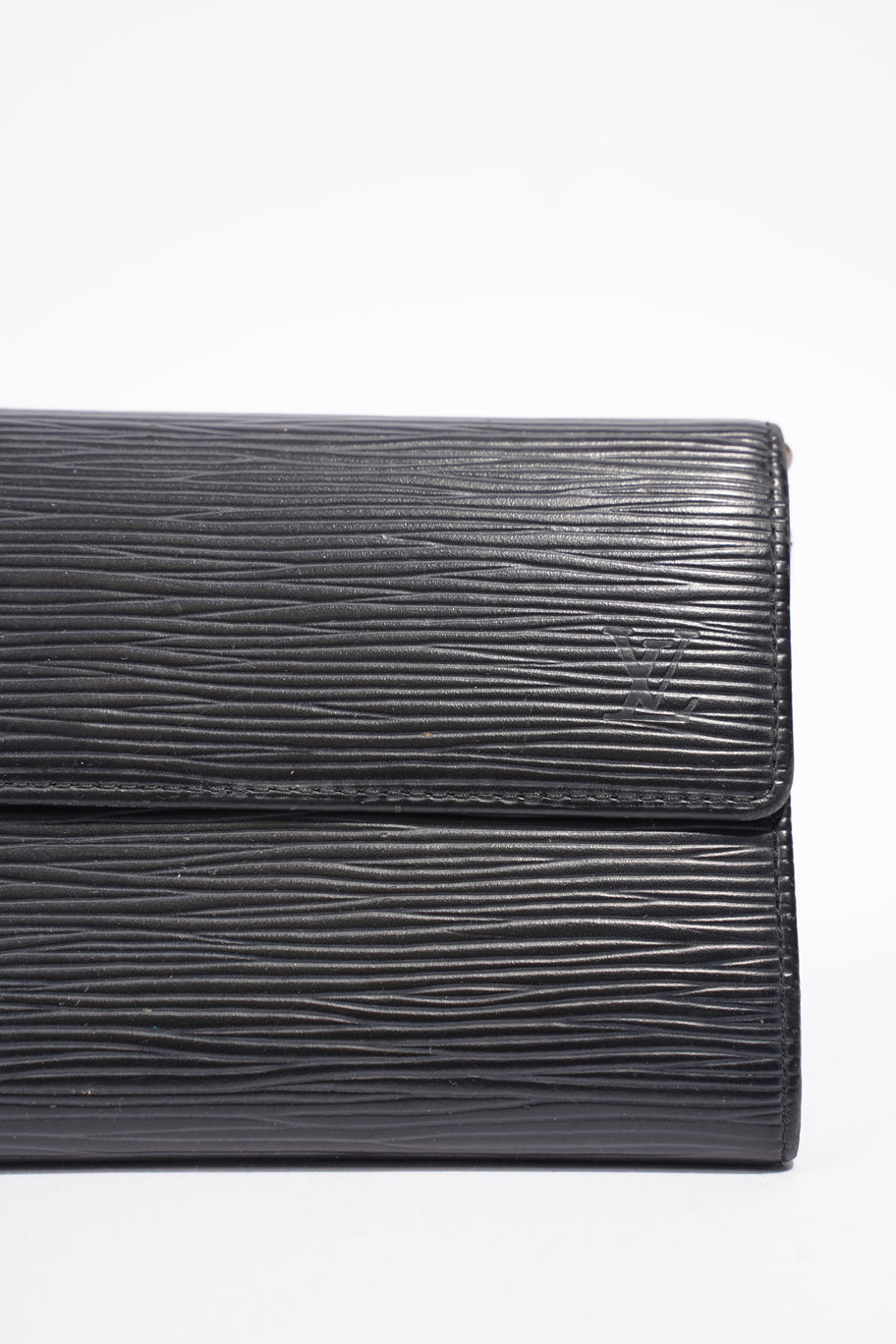 Long Wallet Black Epi Leather Image 2