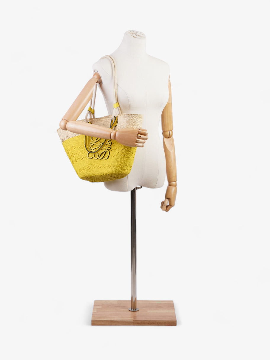 Loewe X Paula's Ibiza Anagram Basket Tote Natural / Yellow Palm Leaves Image 2