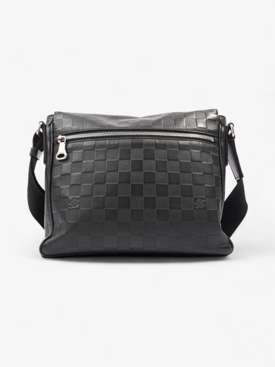 Louis Vuitton District Damier Infini Leather PM Image 4