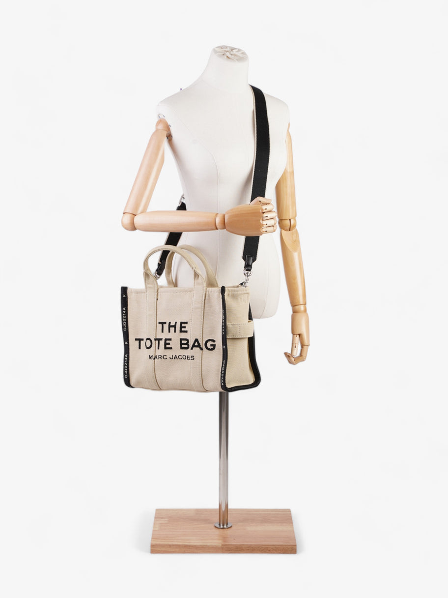 Marc Jacobs The Tote Bag Beige / Black Canvas Medium Image 2