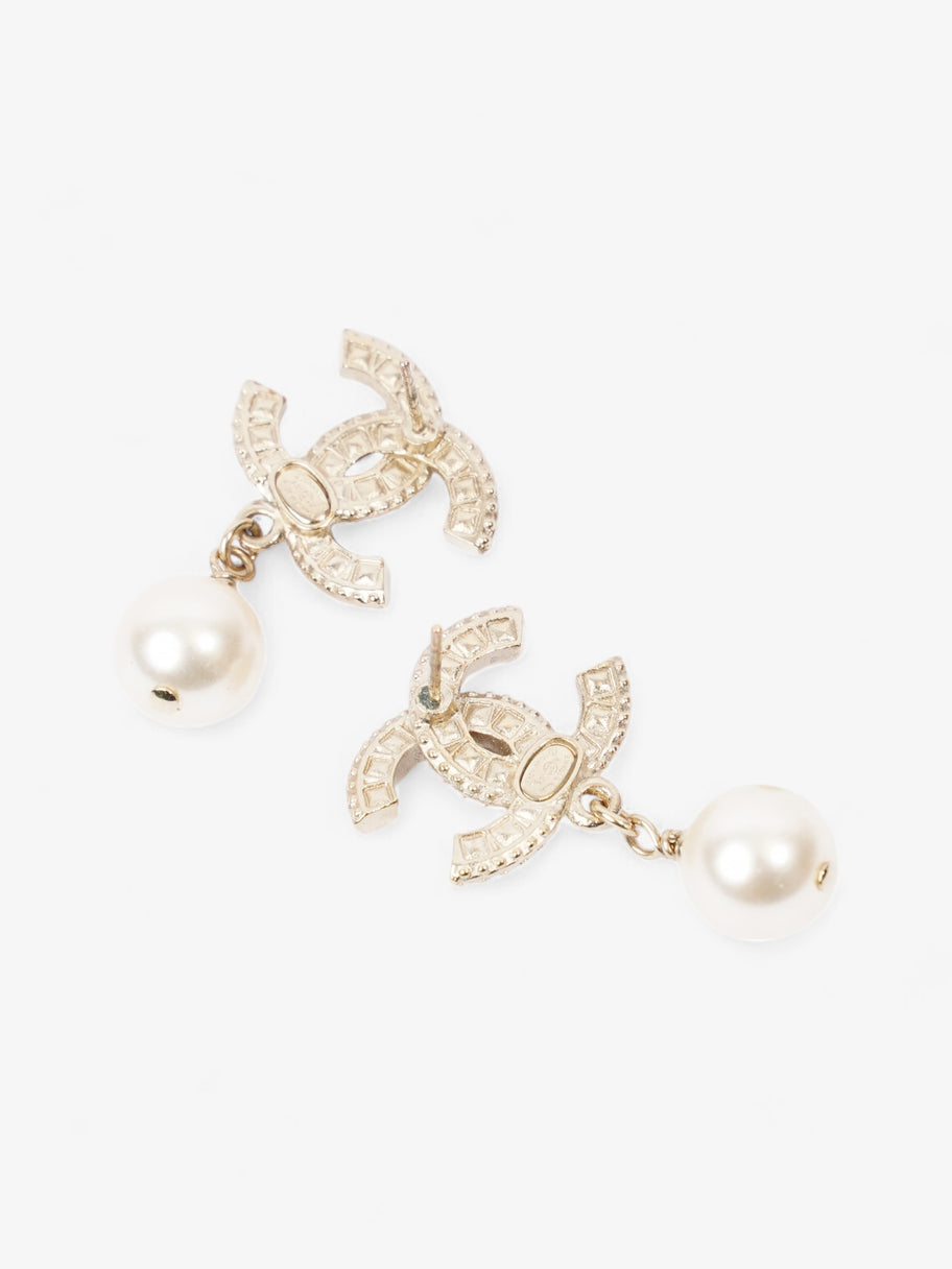 Chanel CC Pearl Drop Earrings Light Gold / White Base Metal Image 2