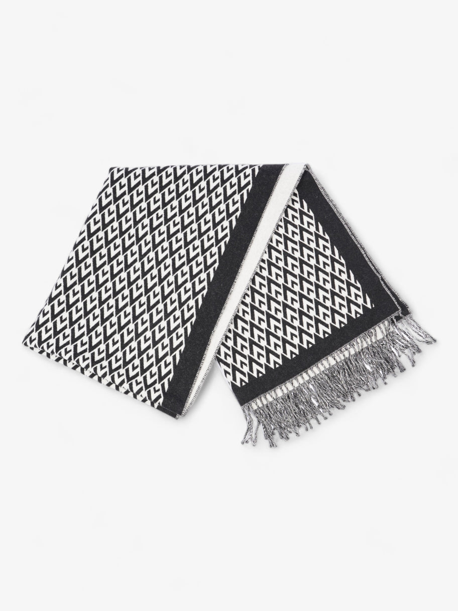 V Print Fringed Scarf Black / White Wool Image 1