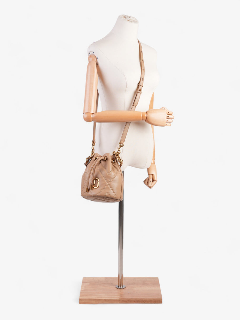 Marc Jacobs Quilted Bucket Bag Camel Leather Image 2