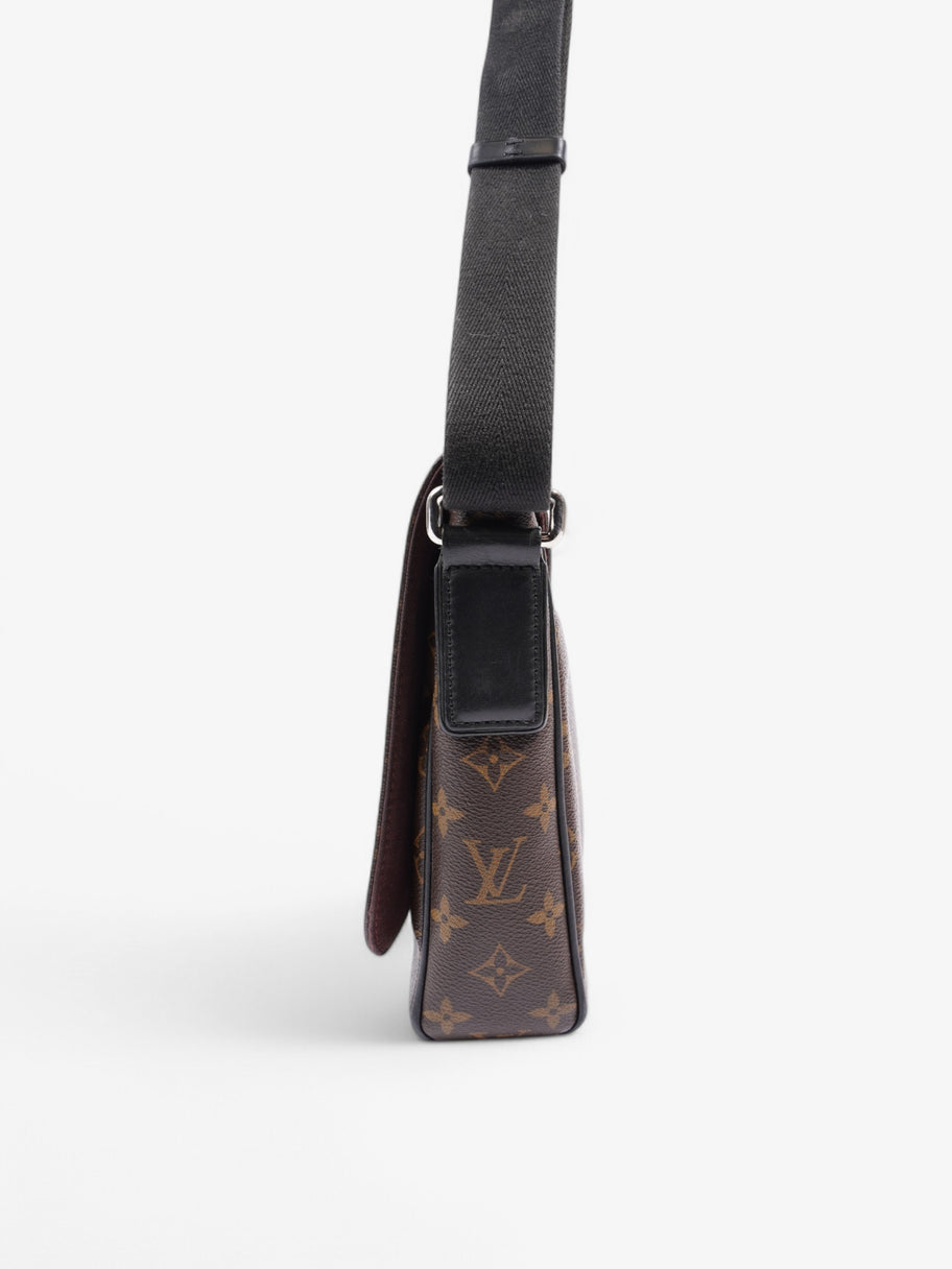 Louis Vuitton District Messenger Monogram / Black Coated Canvas PM Image 3