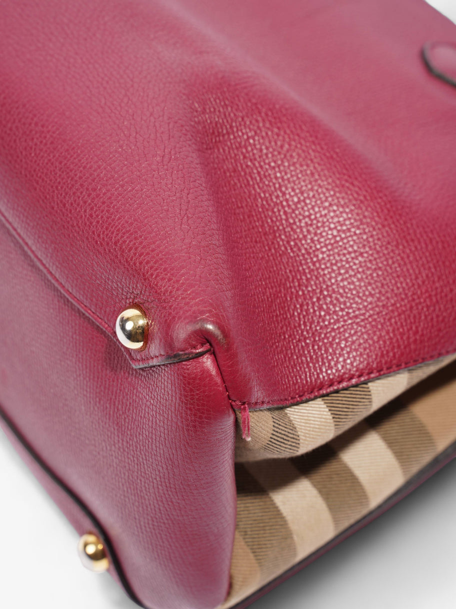 Medium Banner Burgundy / House Check Calfskin Leather Image 15