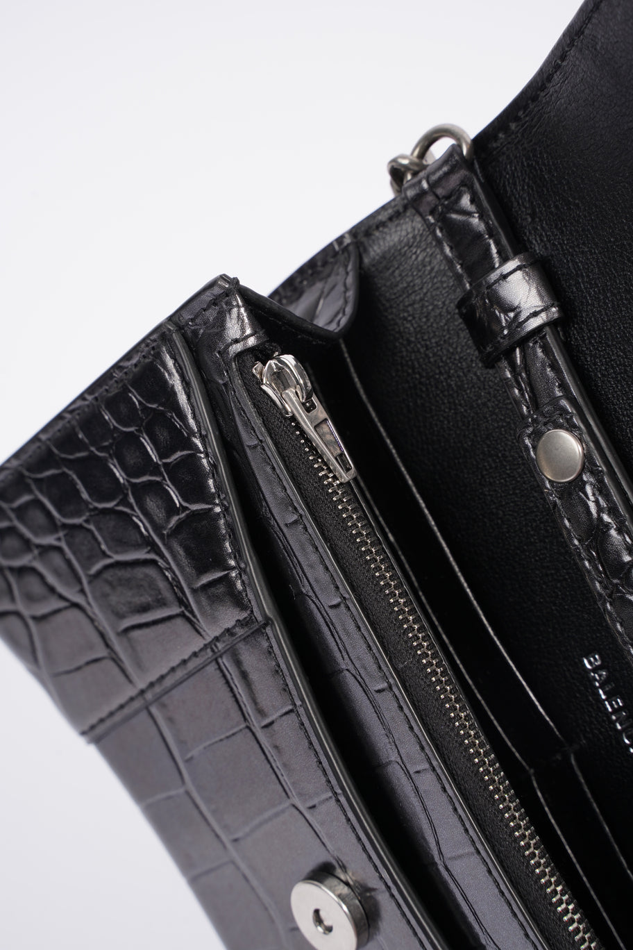 Hourglass Chain Croc Black Calfskin Leather Image 14