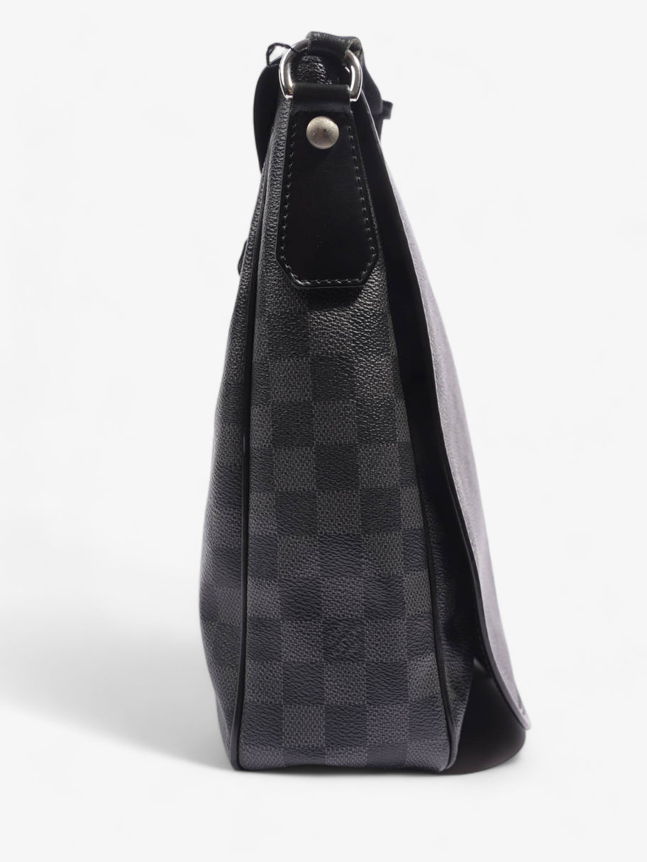 Louis Vuitton Daniel Damier Graphite Canvas MM Image 6