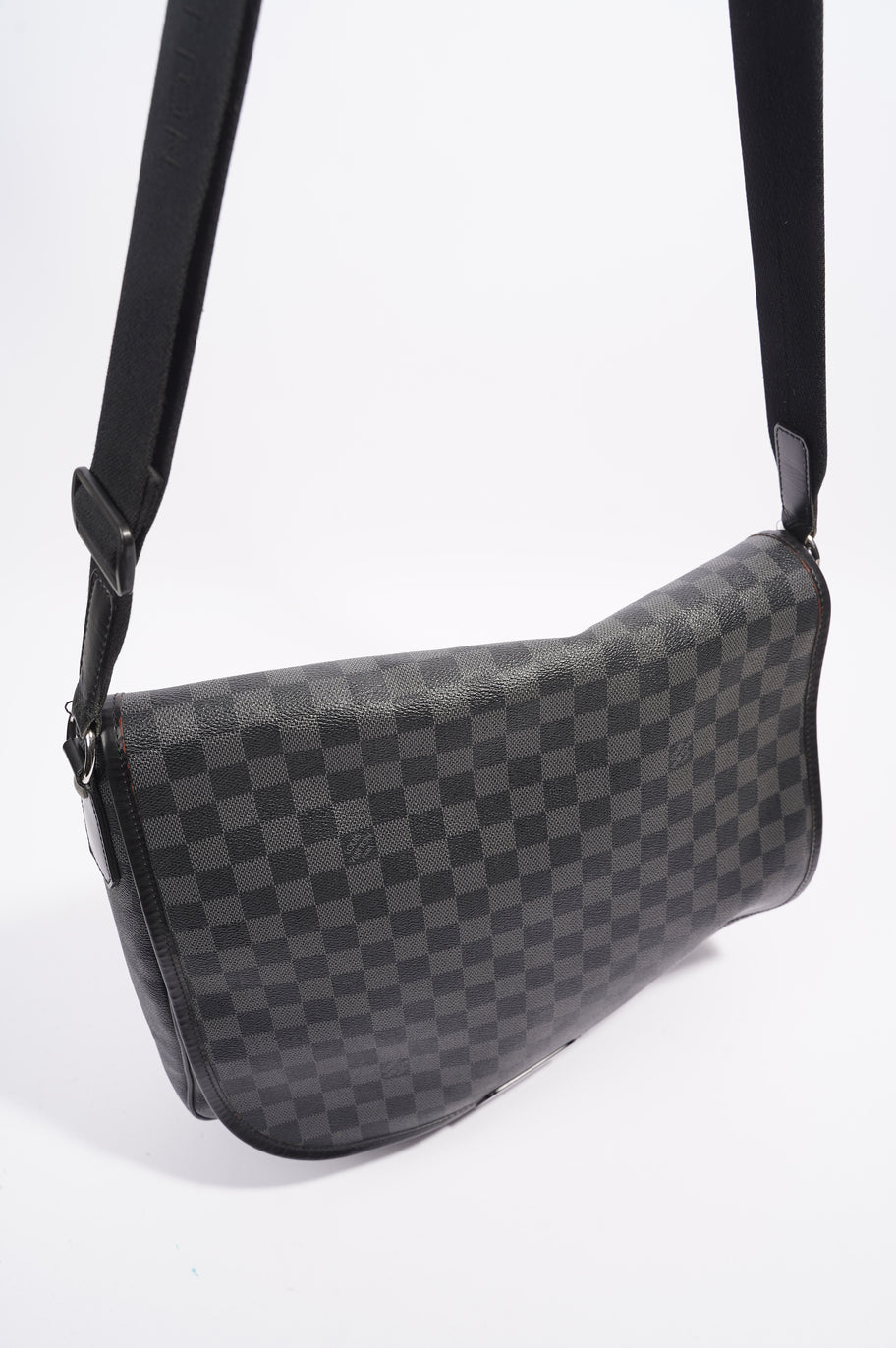 Louis Vuitton Daniel Damier Graphite Canvas MM Image 9