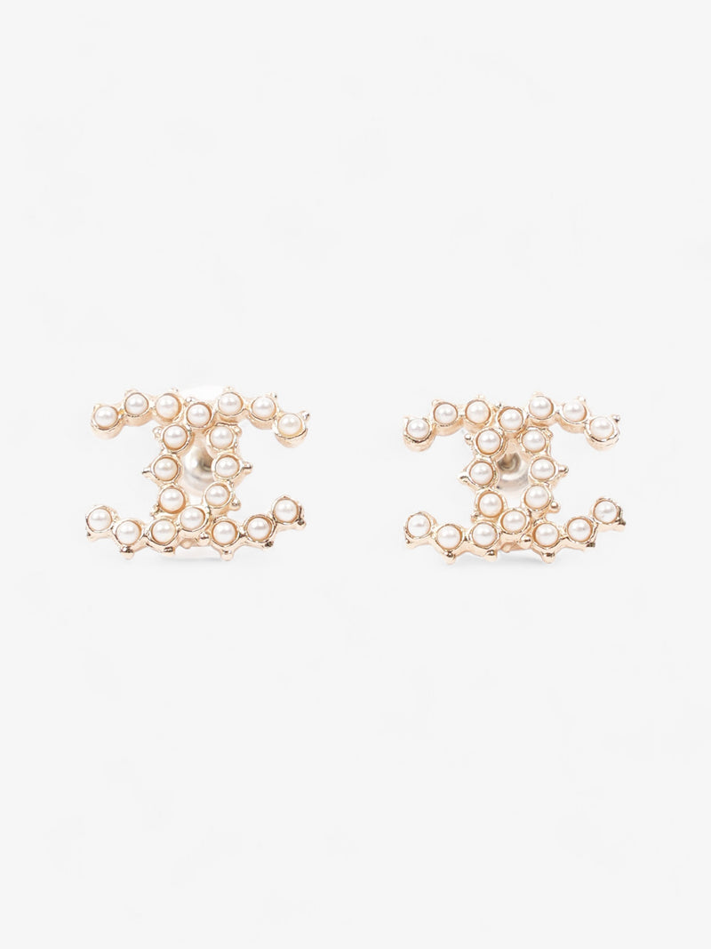  Chanel CC Pearl earrings Cream / Gold Base Metal