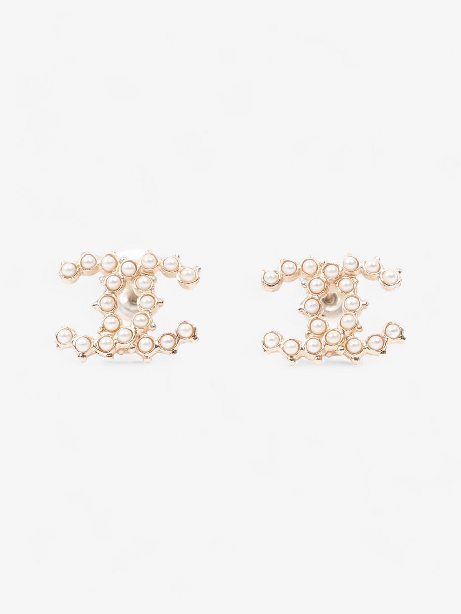 Chanel CC Pearl earrings Cream / Gold Base Metal Image 1