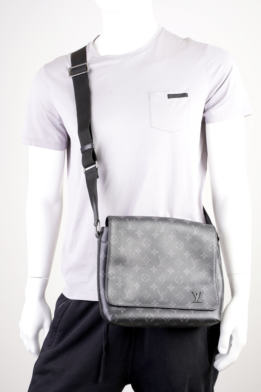 Louis Vuitton District PM  Monogram Eclipse Coated Canvas Image 2