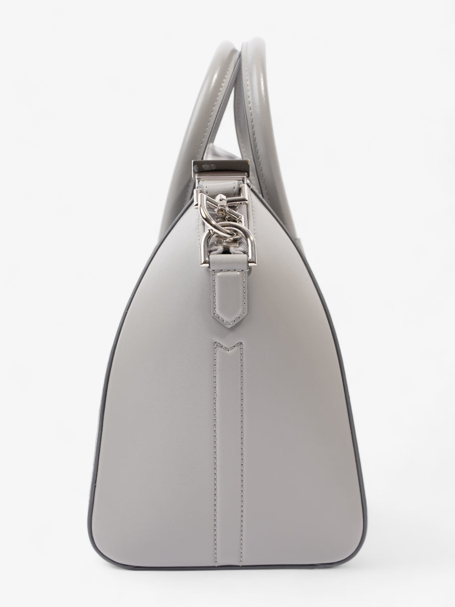 Small Antigona Light Grey Calfskin Leather Image 4