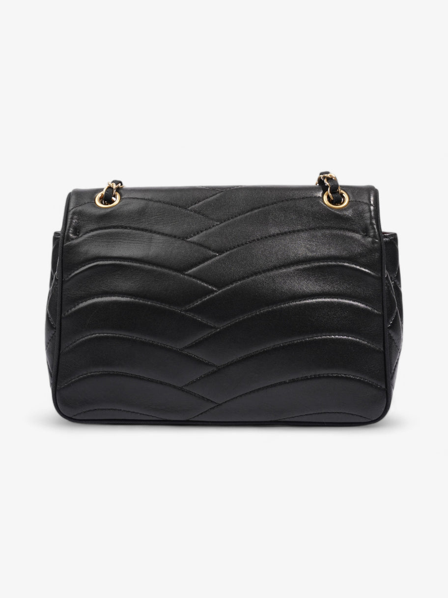 Chanel Scallop Flap Black Leather Medium Image 4