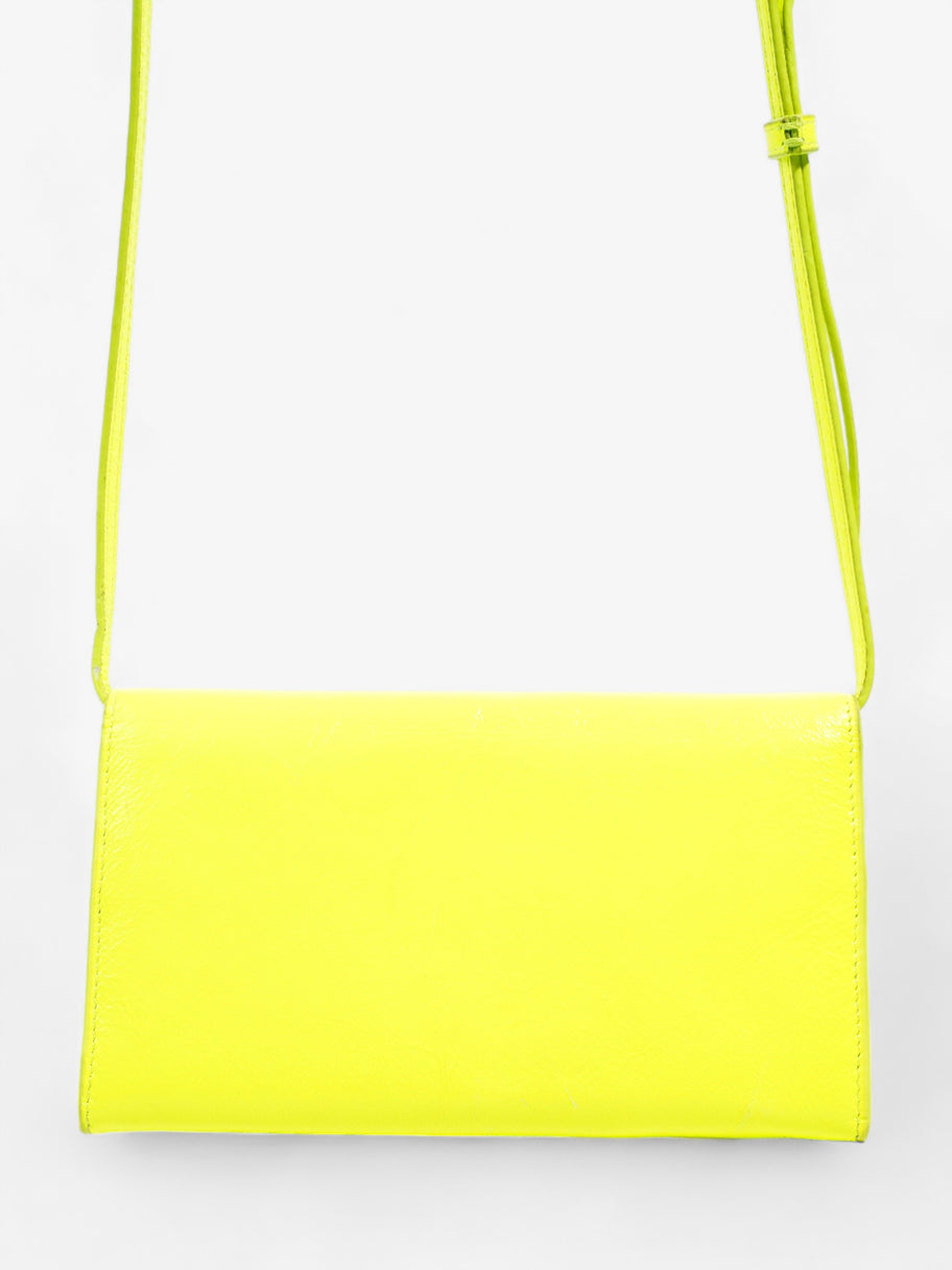 1DR Logo Plaque Neon Yellow Leather Image 4